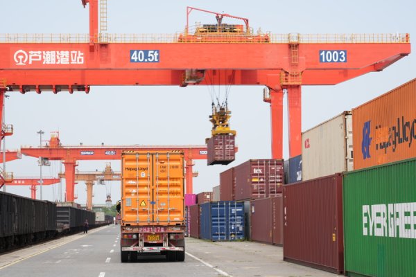 炒股交流平台 长三角铁路今年已完成海铁联运超100万标箱，上海港同比增长逾20%